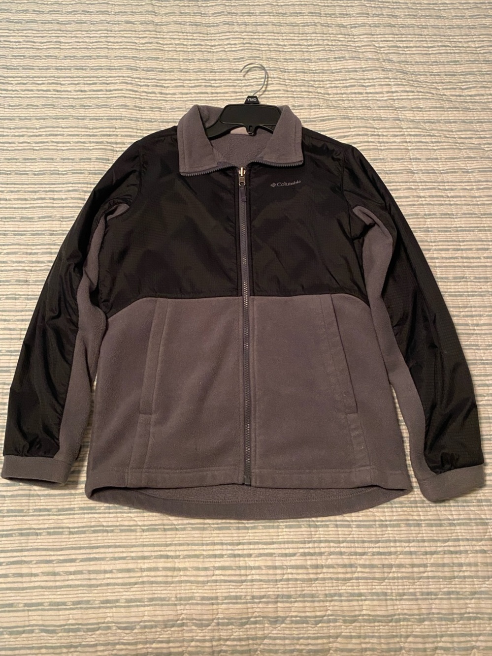 Columbia Two-Tone Black and Gray Lightweight Fleece Jacket